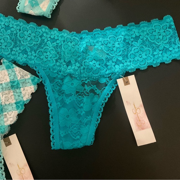 Jessica Simpson thong underwear - Picture 2 of 8